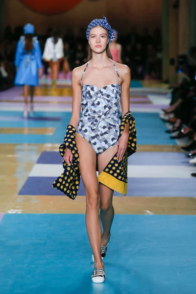 Look 30